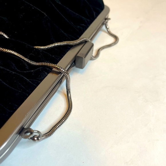 Vintage Holiday Black Velvet Clutch Purse - Picture 4 of 14